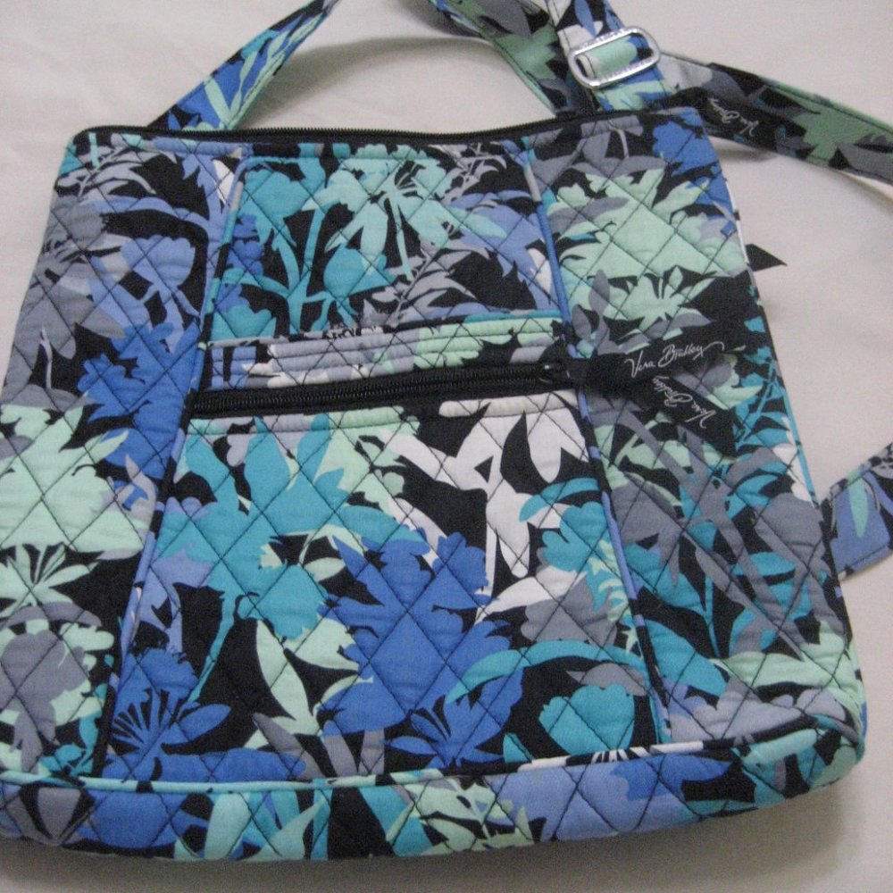 VERA BRADLEY SHOULDER BAG W/STRAP NWOT - Picture 2 of 3